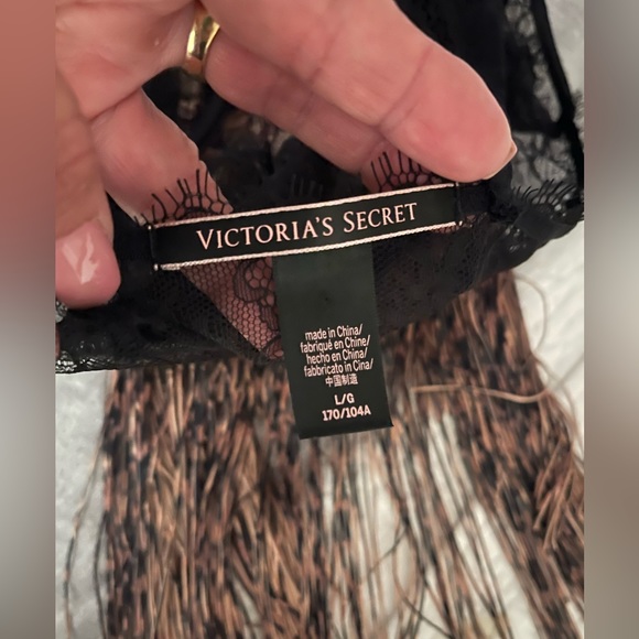 Victoria Secret Lace Babydoll with long fringe in large - Picture 10 of 10